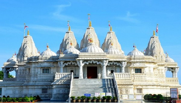 Canada Swaminarayan Mandir painted with anti-India slogans, India ...